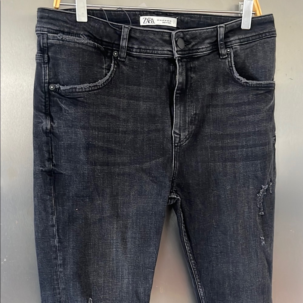 🆕👨‍⚕️👱‍♂️Zara man’s Black Jeans